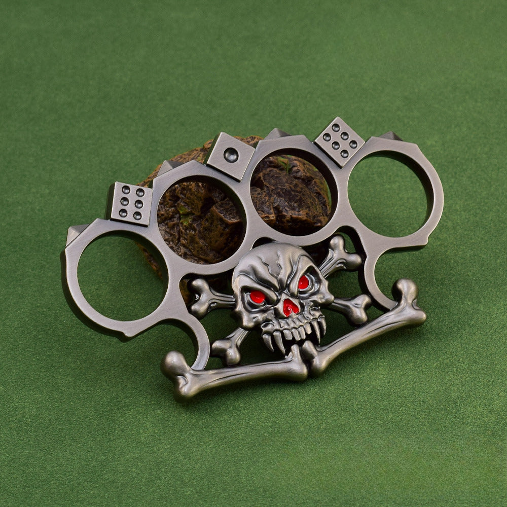 Dice Skull Knuckle Duster