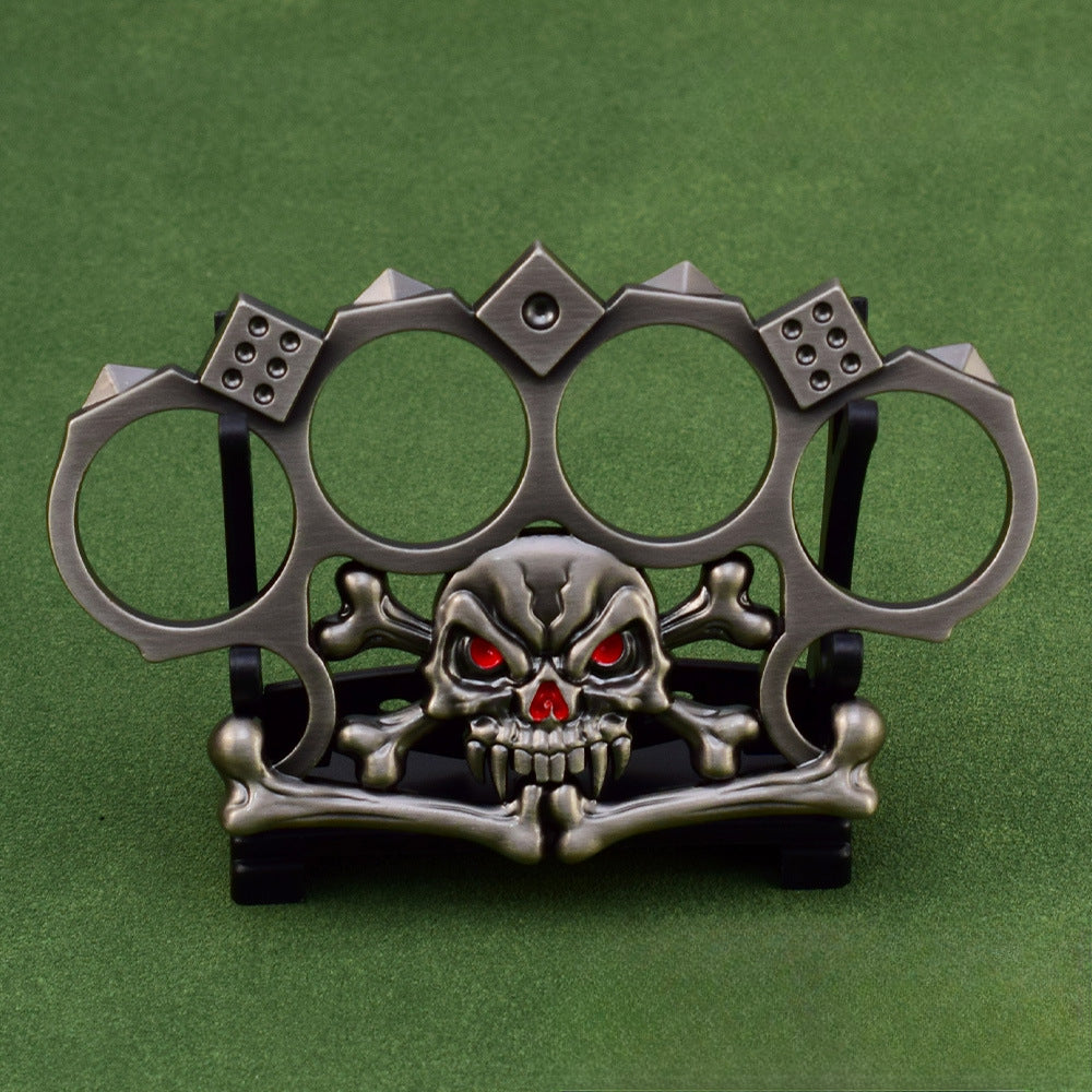 Dice Skull Knuckle Duster