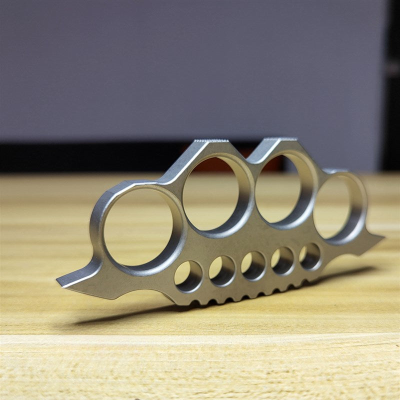 TitanSurvivor Knuckle Duster