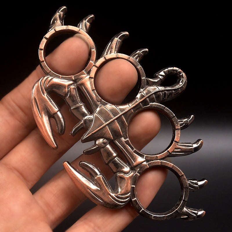 Small Scorpion Knuckle Duster - Four-Finger Defender