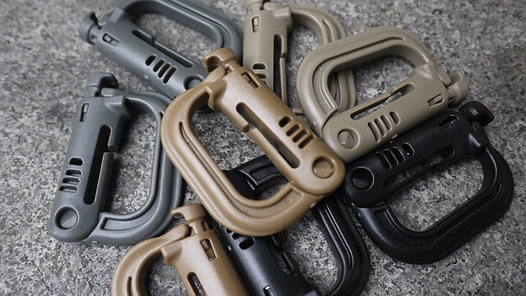 Tactical MOLLE D-Clip: Adventure Gear Attach