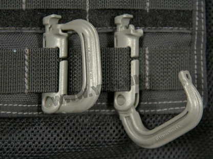 Tactical MOLLE D-Clip: Adventure Gear Attach