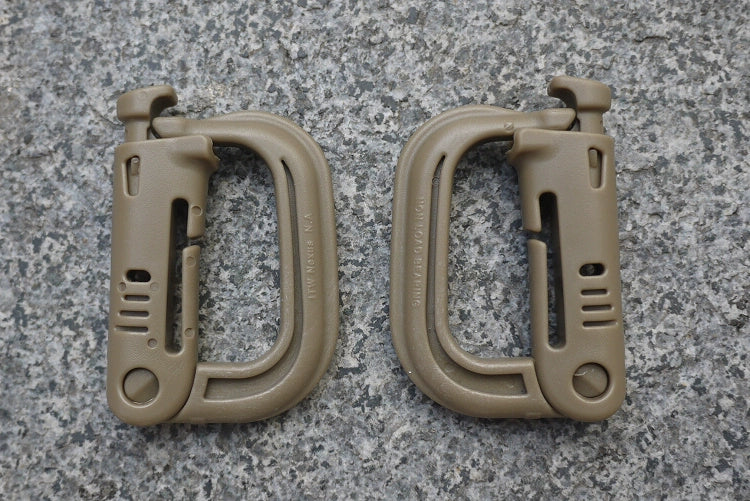 Tactical MOLLE D-Clip: Adventure Gear Attach