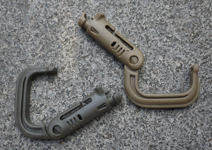 Tactical MOLLE D-Clip: Adventure Gear Attach