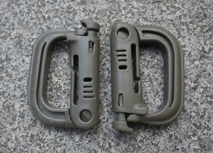 Tactical MOLLE D-Clip: Adventure Gear Attach